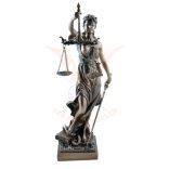 Justitia szobor