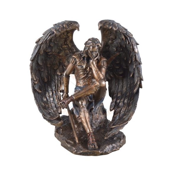 A bukott angyal Lucifer szobor
