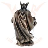 Thor,  mennydörgés istene kalapáccsal