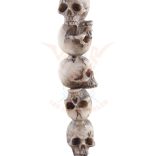 Koponyás mécsestartó