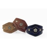 Bőr karkötő strasszos kis fém virág dísszel