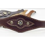 Bőr karkötő strasszos kis fém virág dísszel