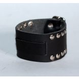 Bőr szegecselt óraszíj