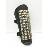 Piramisszegecses bőr alkarvédő