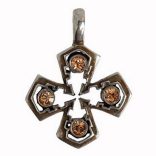 Viktoriánus kereszt medál Swarovski kristállyal