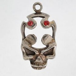 Koponya nyaklánc, medál