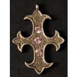 Gót kereszt medál Swarovski kristállyal
