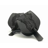 Bőrtarsoly körmös strucc láb díszítéssel