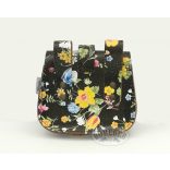 Virágmintás tarsoly alakú övtáska