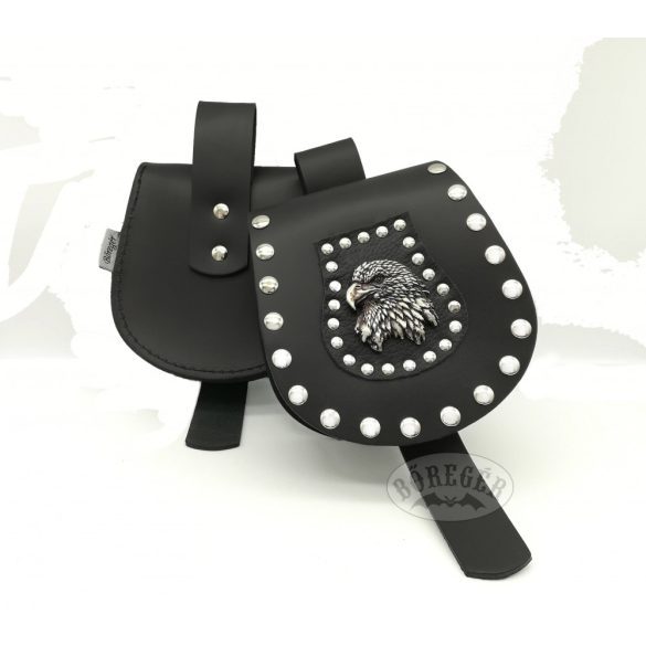 Szegecses bőr tarsoly sasfej dísszel
