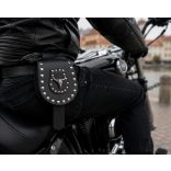 Fekete valódi bőr tarsoly motoros övön hordva