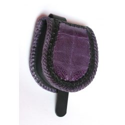 Színes varánuszbőrrel díszített tarsoly