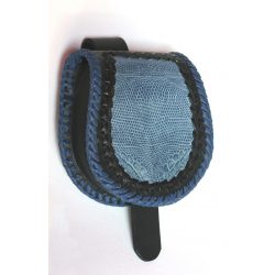 Színes varánuszbőrrel díszített tarsoly