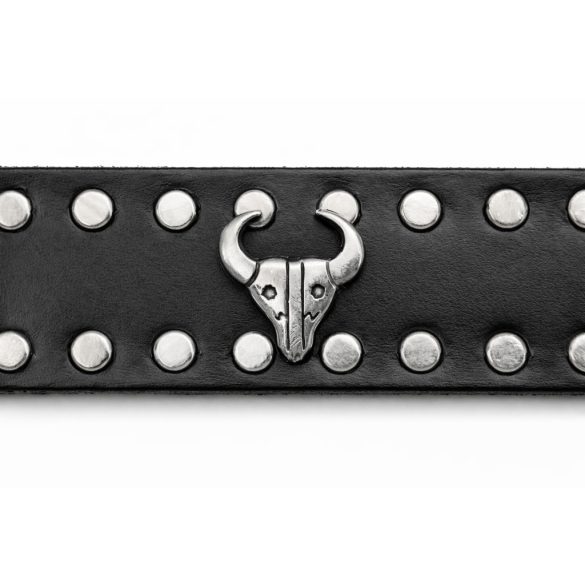 Fekete szegecses marhabőr öv – bikafejes fém díszekkel