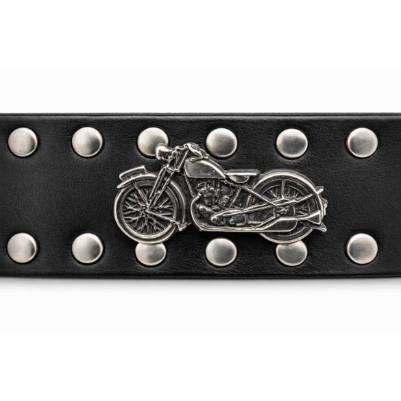 Fekete szegecses marhabőr öv – veterán motor fém díszekkel