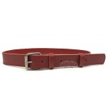 Piros bőr öv