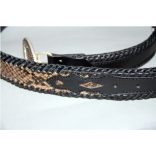 Kígyóbőr öv, övcsat és tarsoly