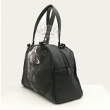 Alvó cicás női táska