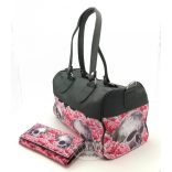 Rózsaszínű rózsás koponyás női táska