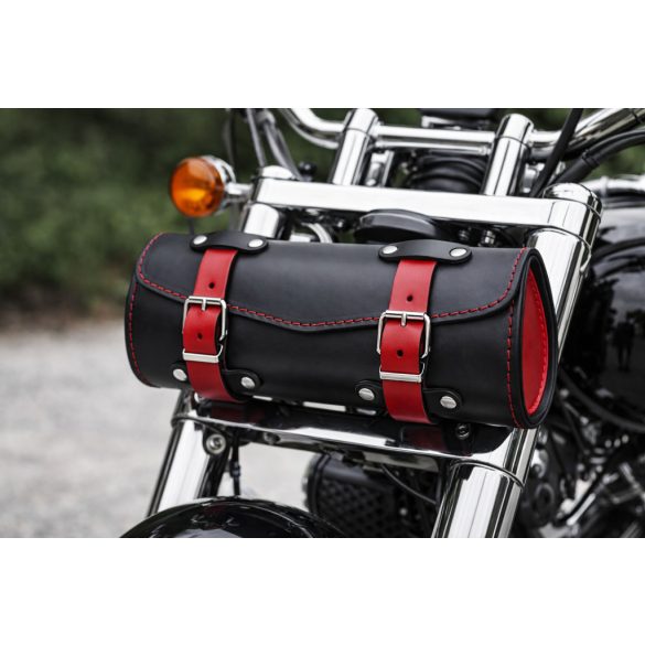 Fekete-piros marhabőr villatáska-villára szerelve