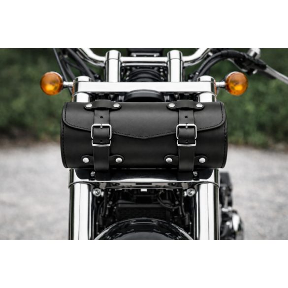 Fekete marhabőr villatáska  motoros villatáska első villára szerelve 