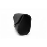 Bőregér Classic Lock henger villatáska oldalnézetben prémium marhabőrből