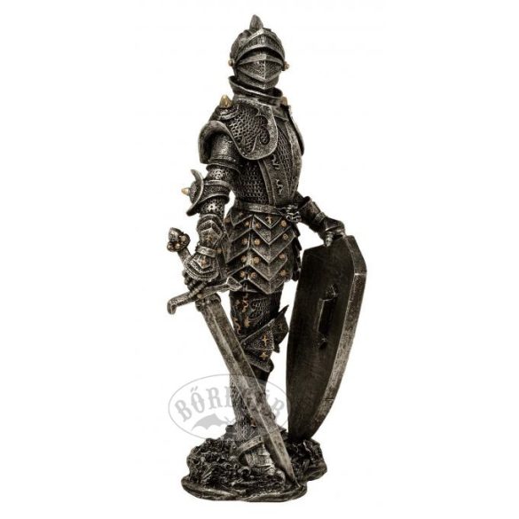  Lovag karddal és pajzzsal