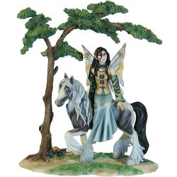 Tündér Szobor lóval a tisztáson