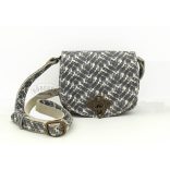 Női bőr válltáska