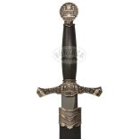 Dísztőr hüvelyben