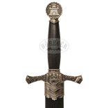 Dísztőr hüvelyben