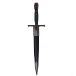 Dísztőr hüvelyben