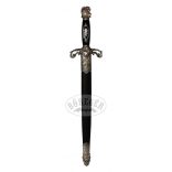 Dísztőr lovag sisakkala a markolatán