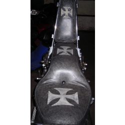 Vaskeresztes ülés és háttámla